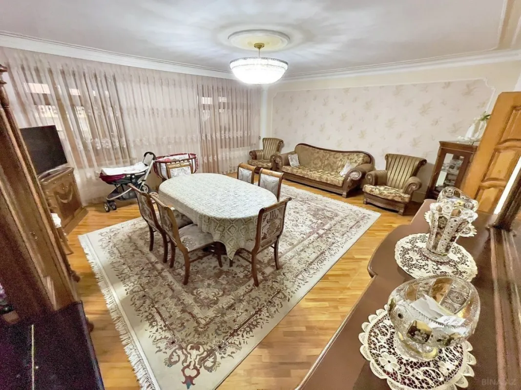 Satılır 4 otaqlı mənzil 100 m²