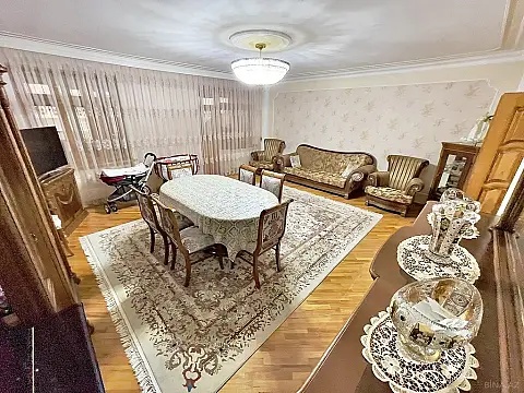 Satılır 4 otaqlı mənzil 100 m²