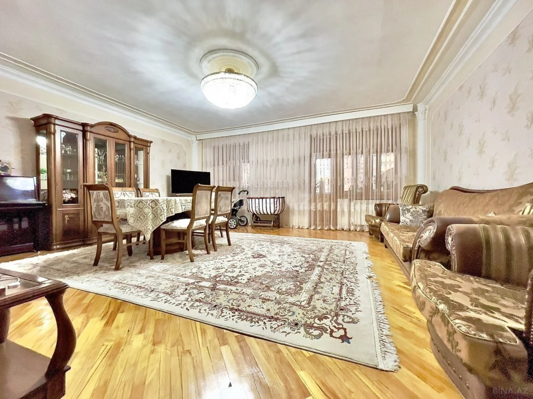 Satılır 4 otaqlı mənzil 100 m²