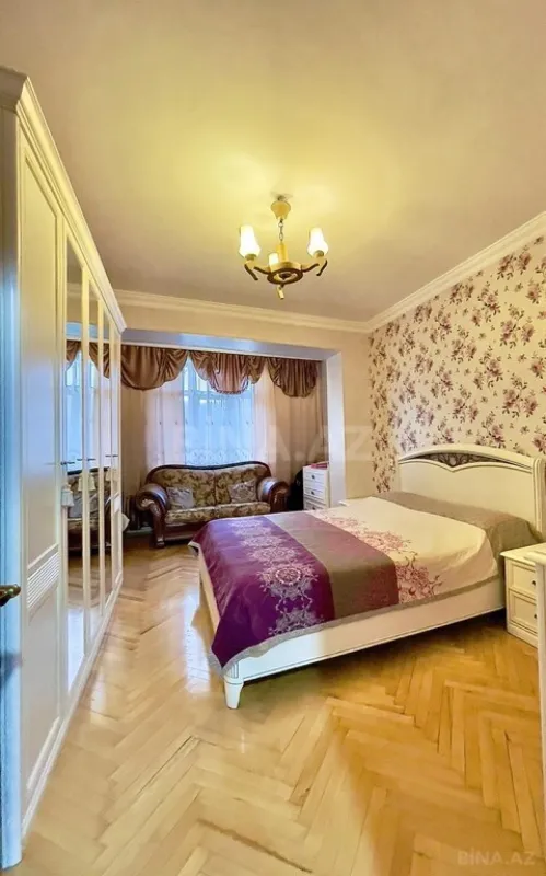 Satılır 4 otaqlı mənzil 100 m²