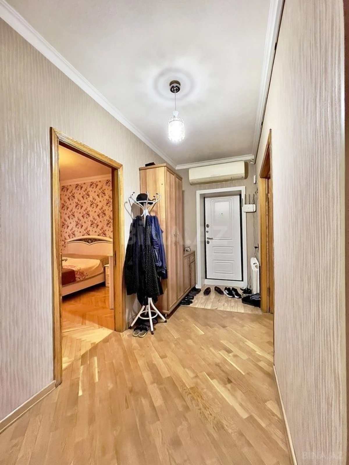 Satılır 4 otaqlı mənzil 100 m²