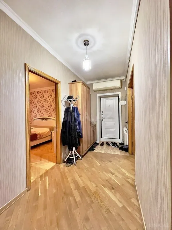 Satılır 4 otaqlı mənzil 100 m²