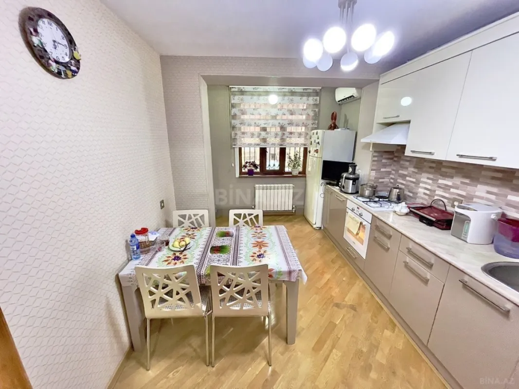 Satılır 4 otaqlı mənzil 100 m²