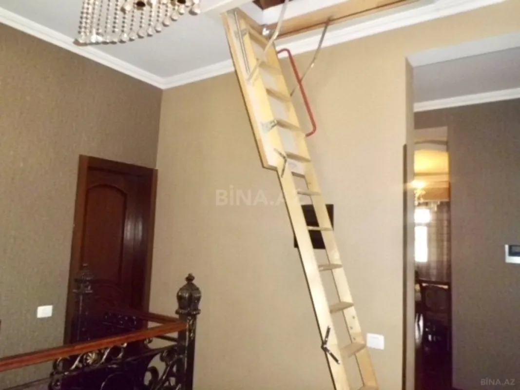 Satılır 6 otaqlı həyət evi 250 m²