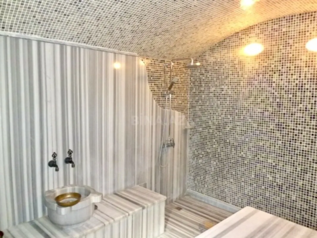 Satılır 6 otaqlı həyət evi 250 m²