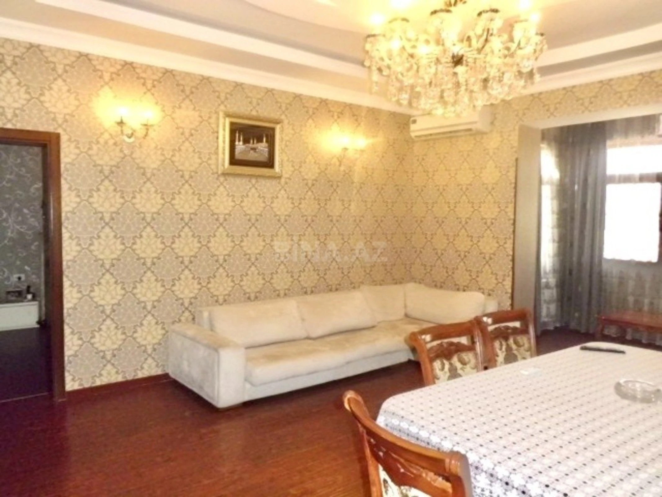 Satılır 6 otaqlı həyət evi 250 m²