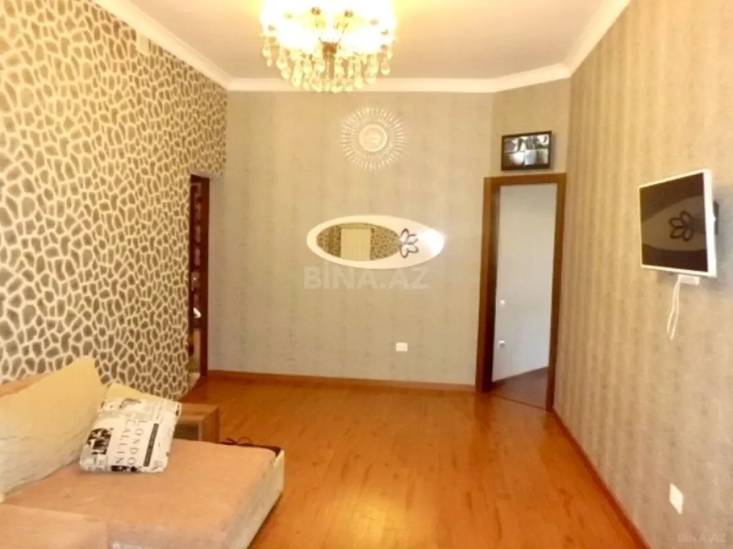 Satılır 6 otaqlı həyət evi 250 m²