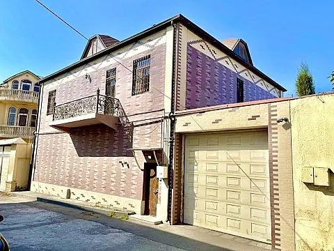Satılır 6 otaqlı həyət evi 250 m²