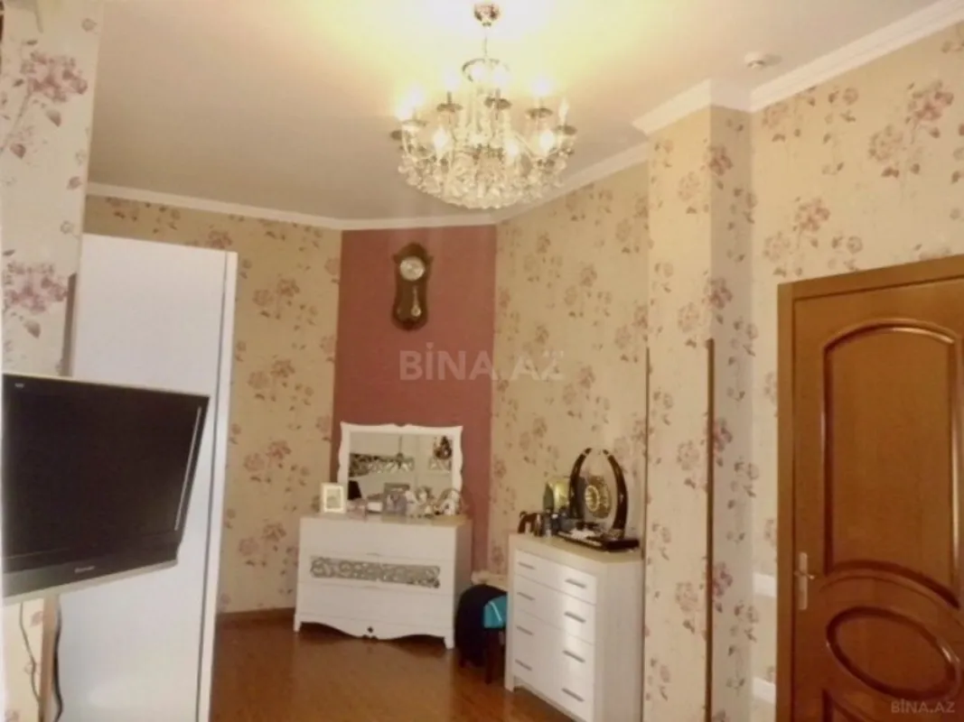 Satılır 6 otaqlı həyət evi 250 m²