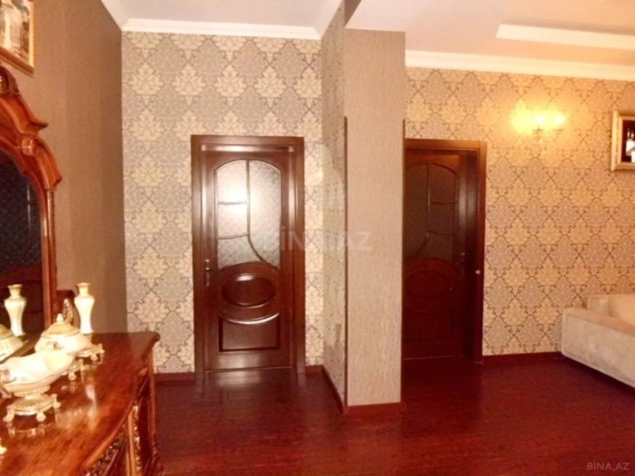 Satılır 6 otaqlı həyət evi 250 m²