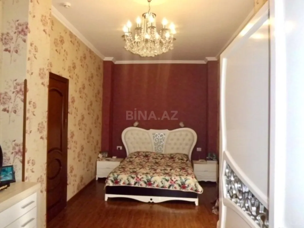Satılır 6 otaqlı həyət evi 250 m²