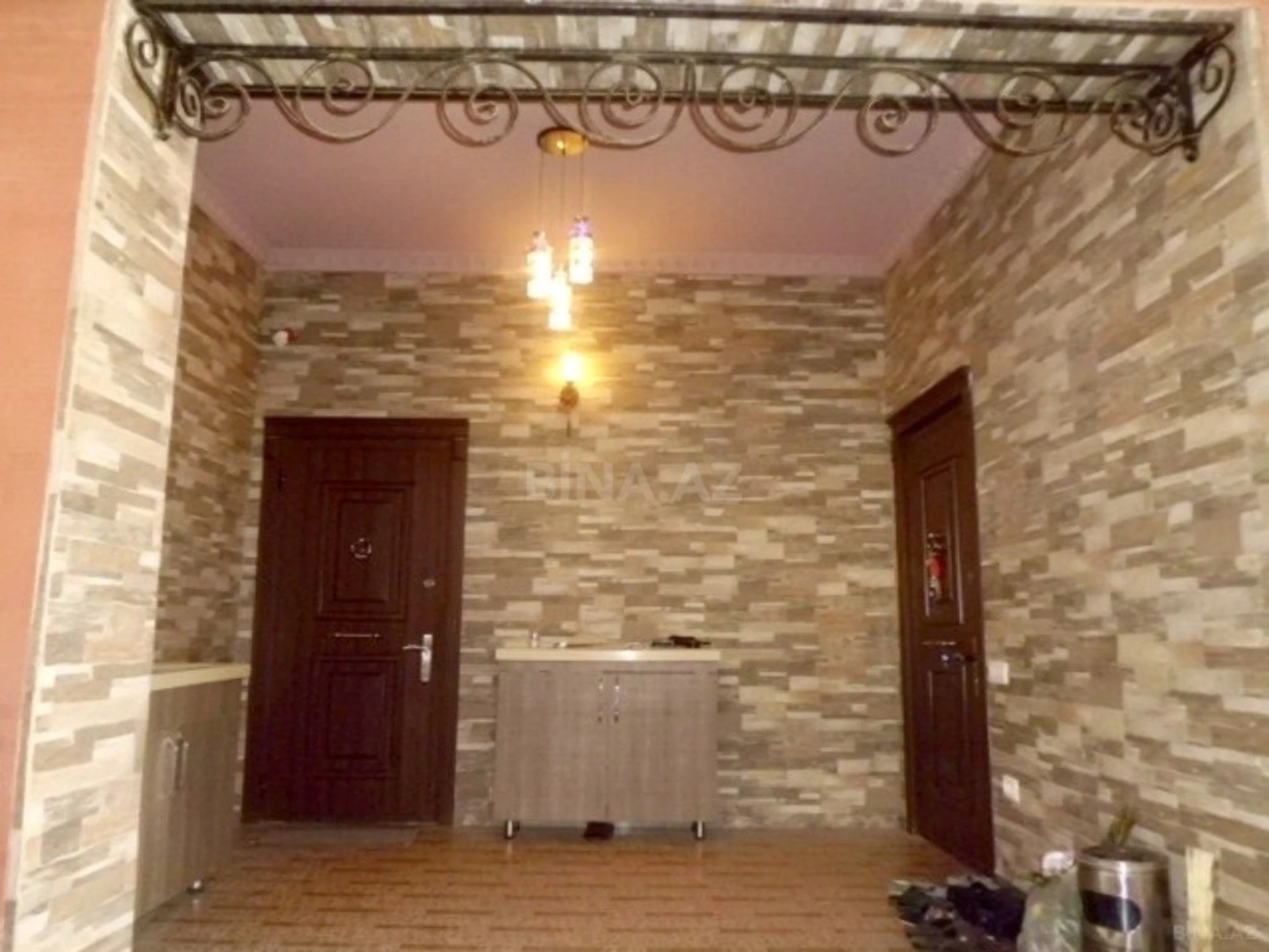Satılır 6 otaqlı həyət evi 250 m²