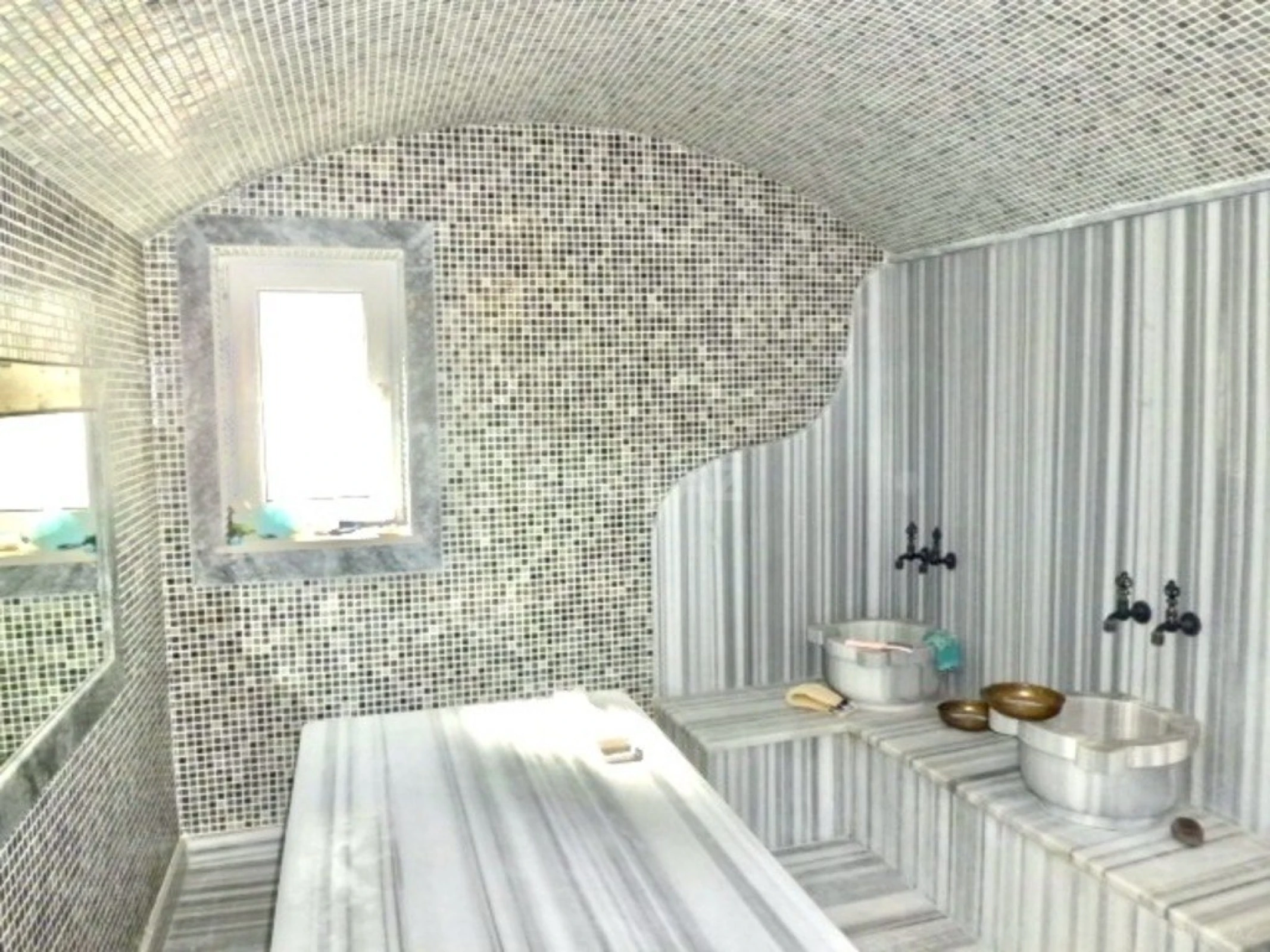 Satılır 6 otaqlı həyət evi 250 m²