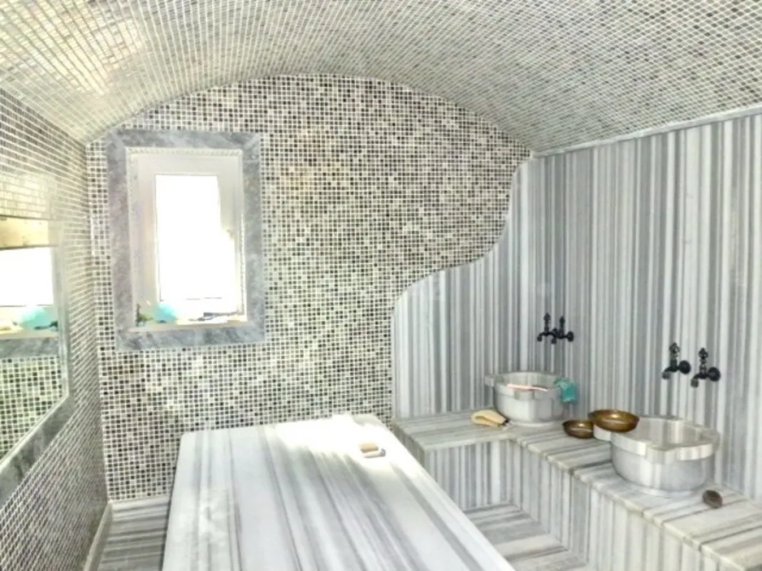 Satılır 6 otaqlı həyət evi 250 m²