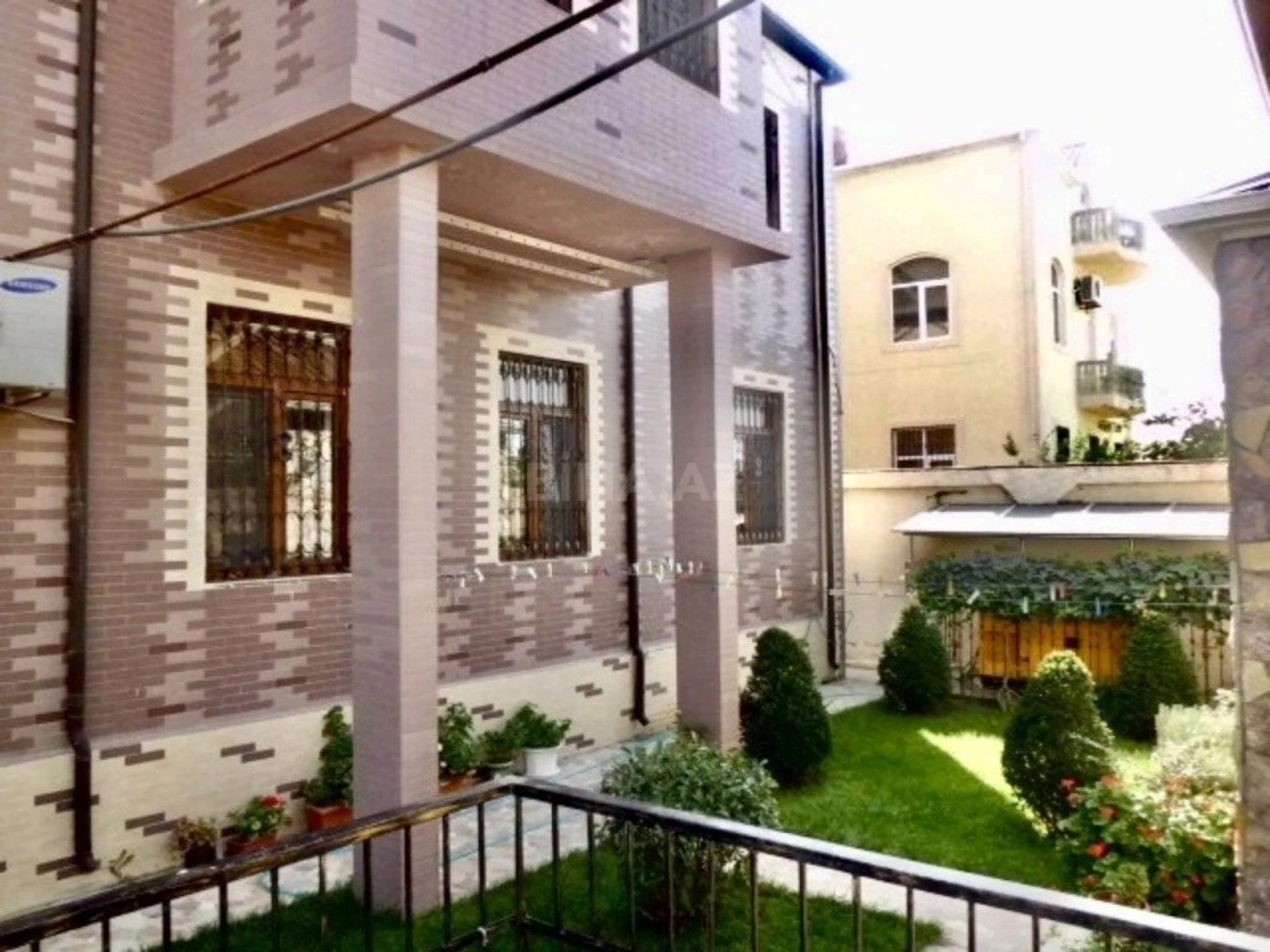 Satılır 6 otaqlı həyət evi 250 m²