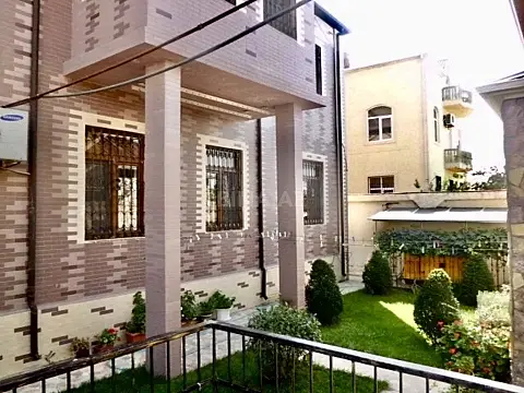 Satılır 6 otaqlı həyət evi 250 m²