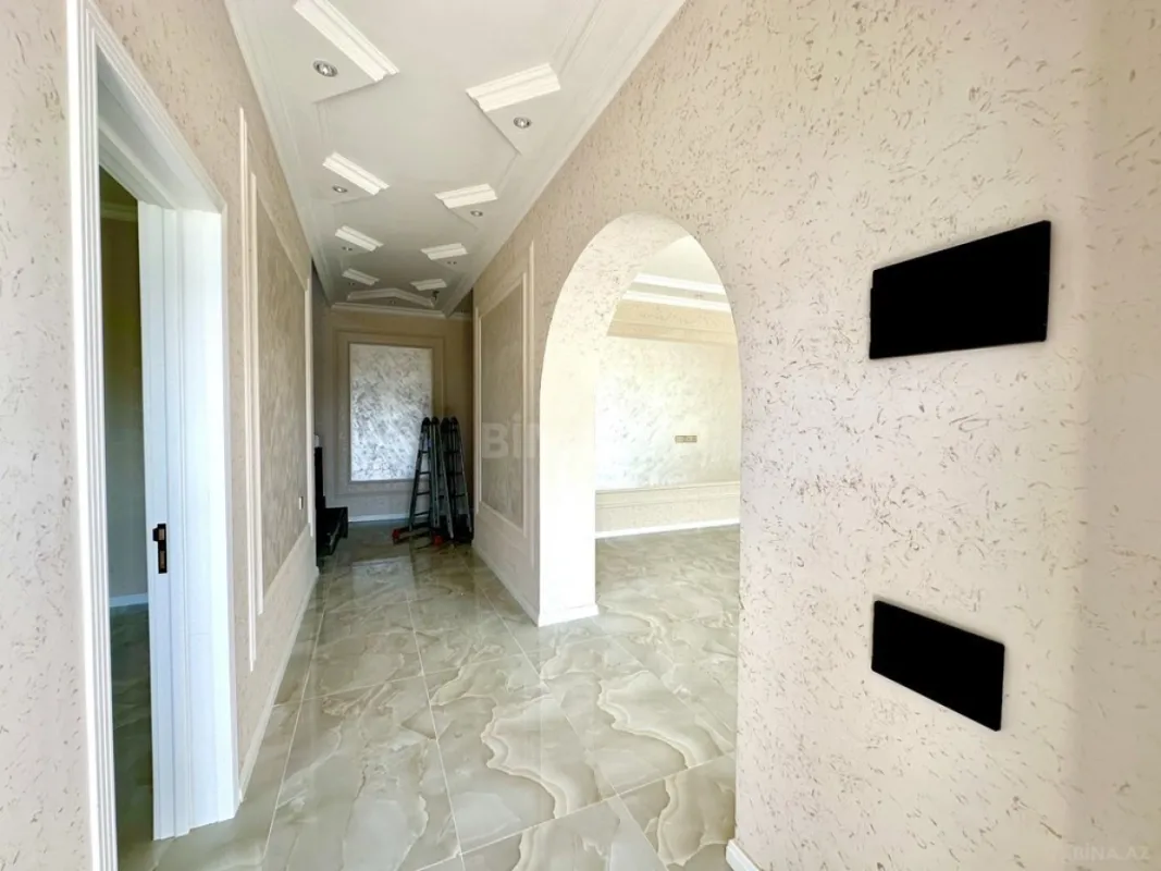 Satılır 5 otaqlı həyət evi 330 m²