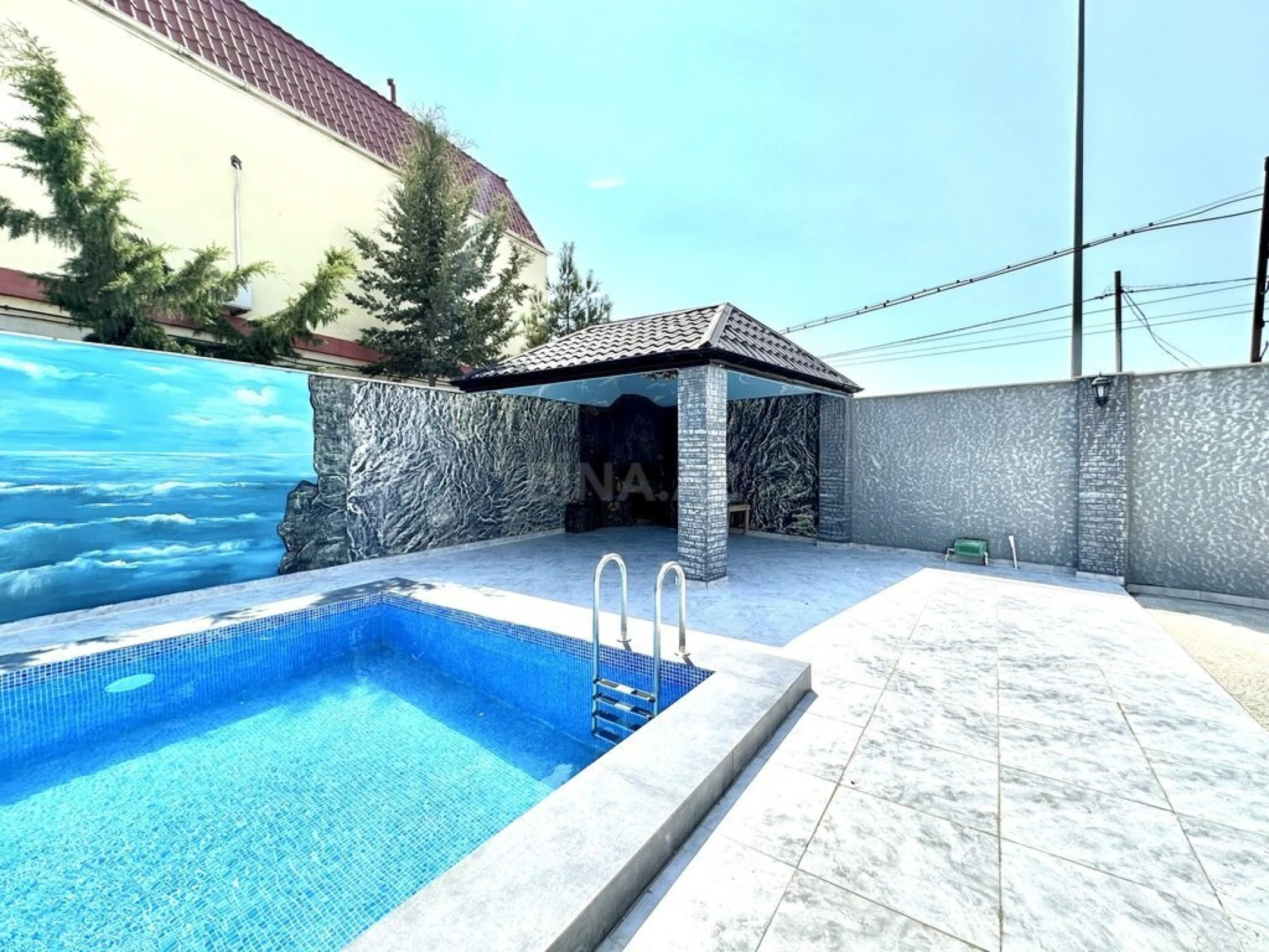 Satılır 5 otaqlı həyət evi 330 m²