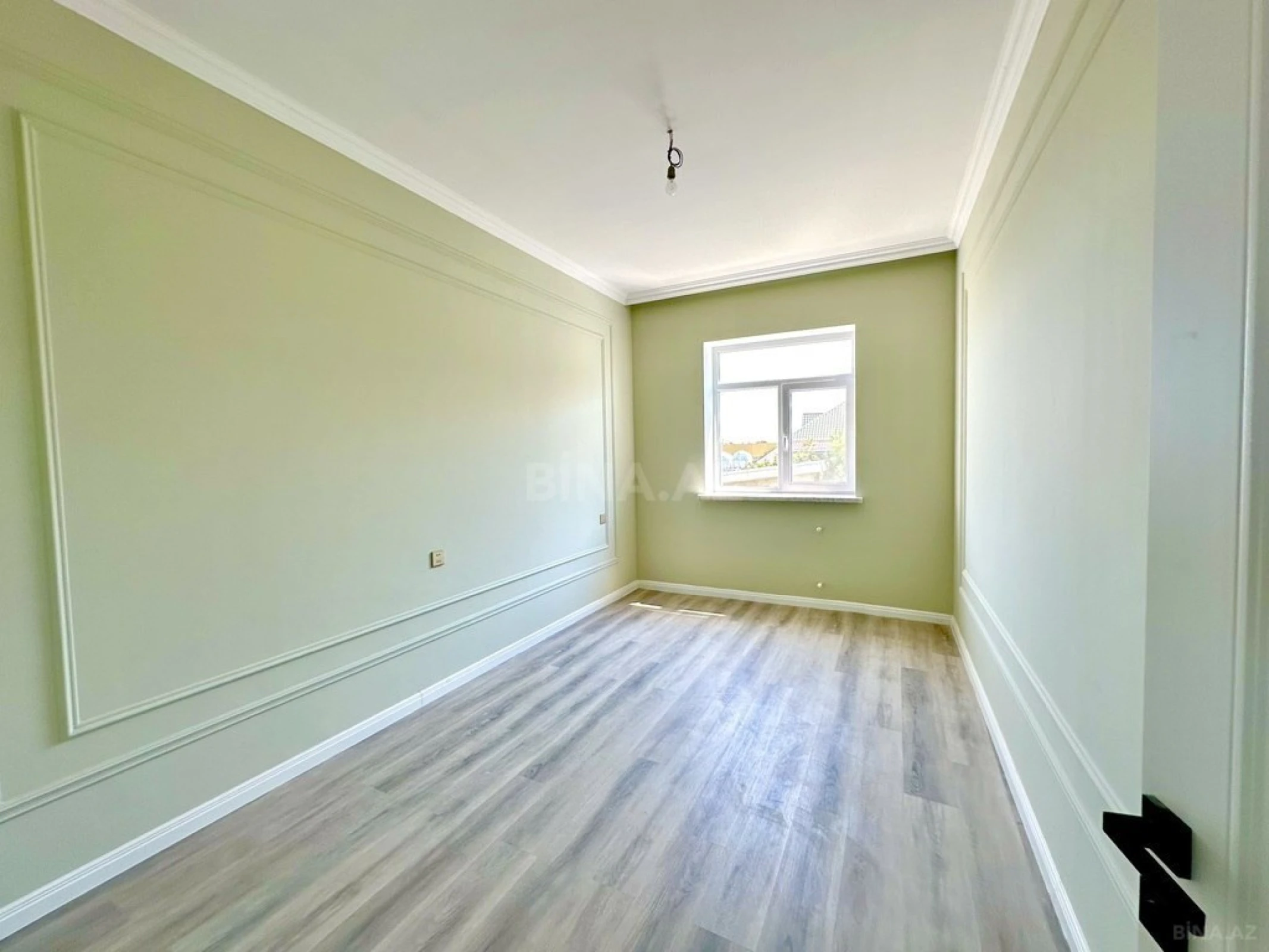 Satılır 5 otaqlı həyət evi 330 m²