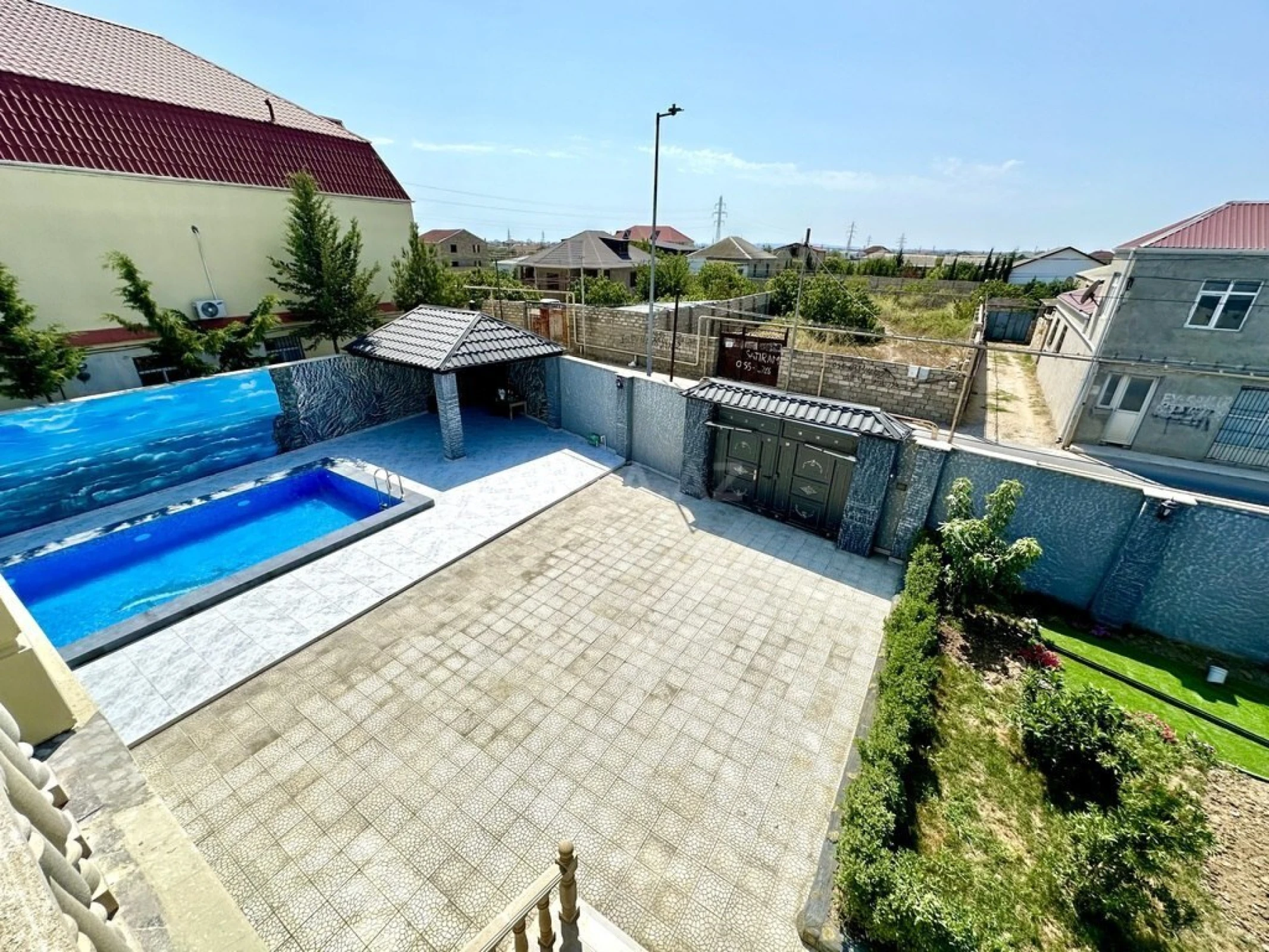 Satılır 5 otaqlı həyət evi 330 m²