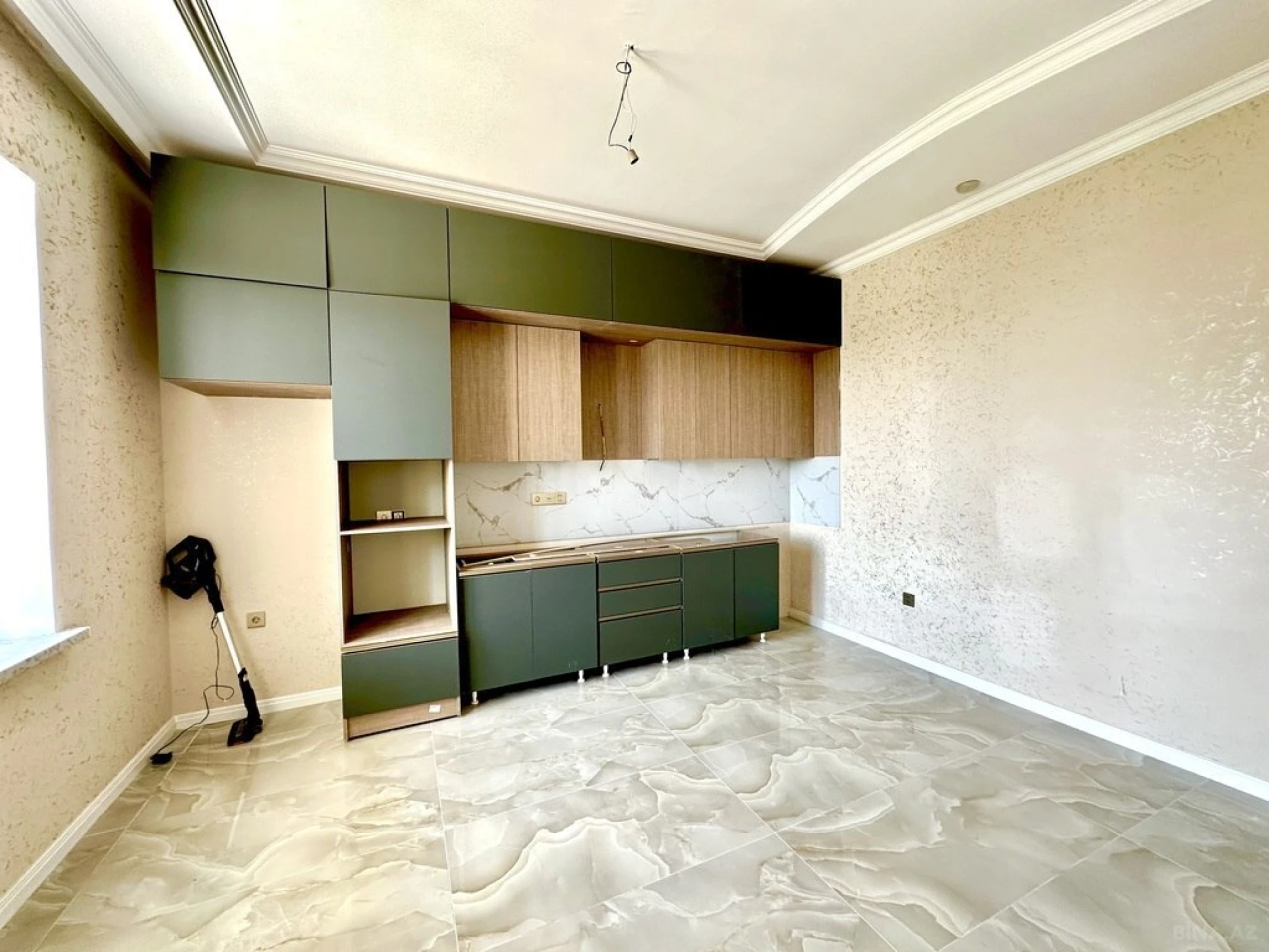 Satılır 5 otaqlı həyət evi 330 m²