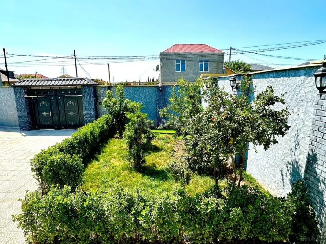 Satılır 5 otaqlı həyət evi 330 m²