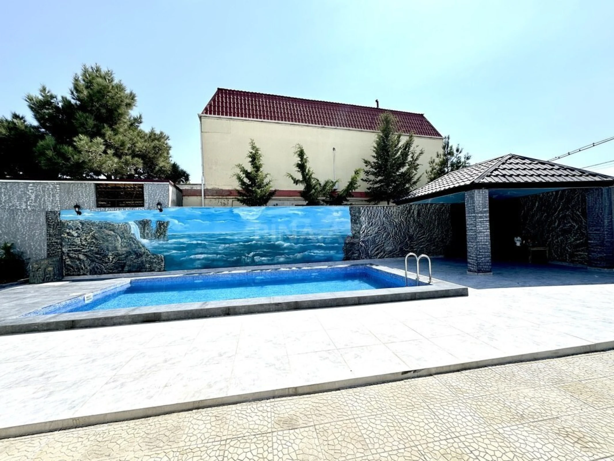 Satılır 5 otaqlı həyət evi 330 m²