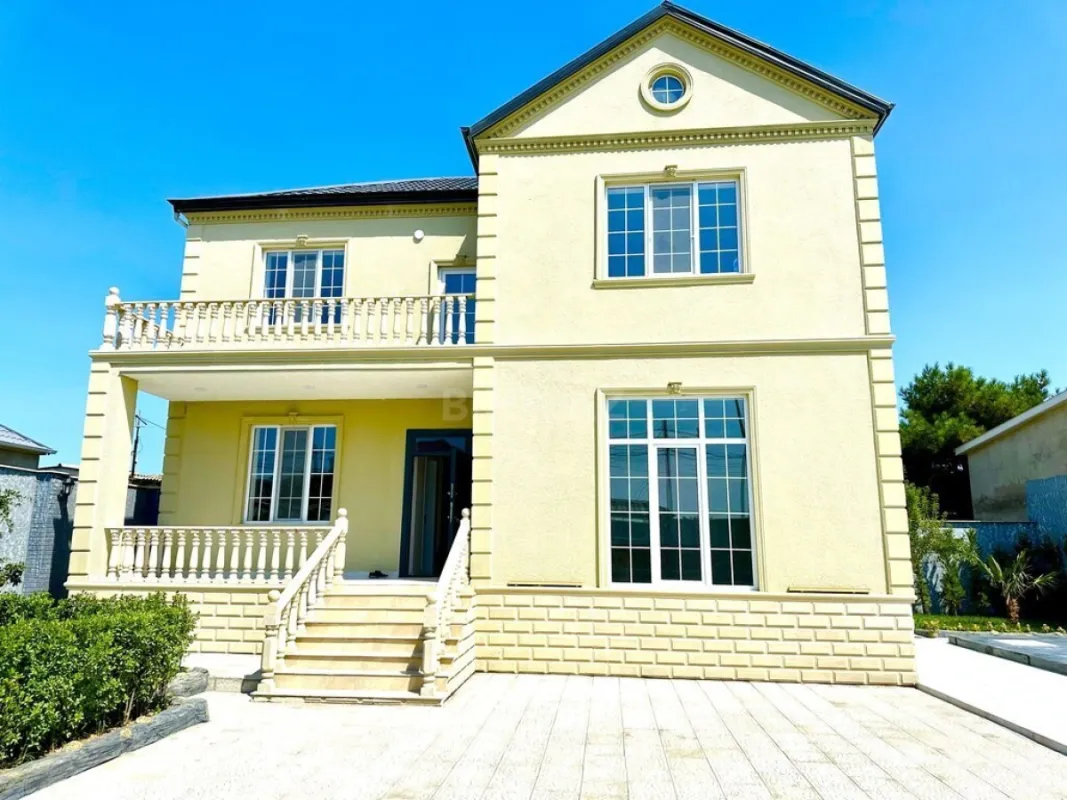 Satılır 5 otaqlı həyət evi 330 m²