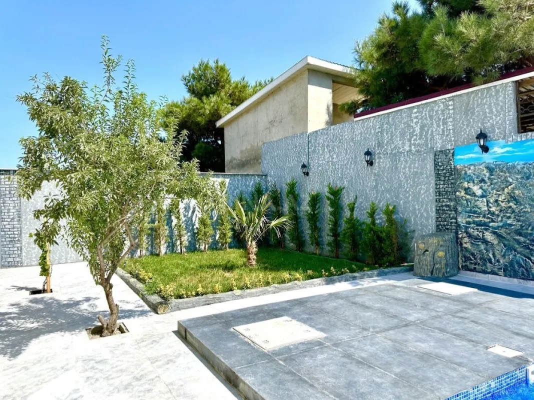 Satılır 5 otaqlı həyət evi 330 m²