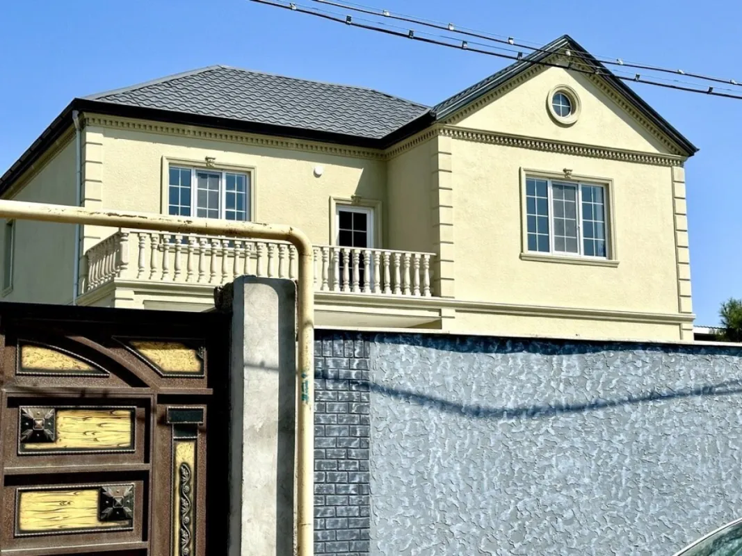 Satılır 5 otaqlı həyət evi 330 m²