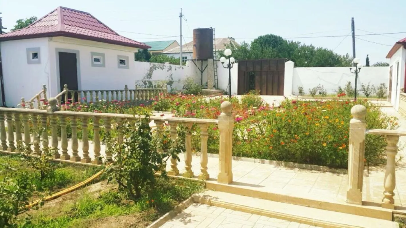 Satılır 3 otaqlı həyət evi 150 m²