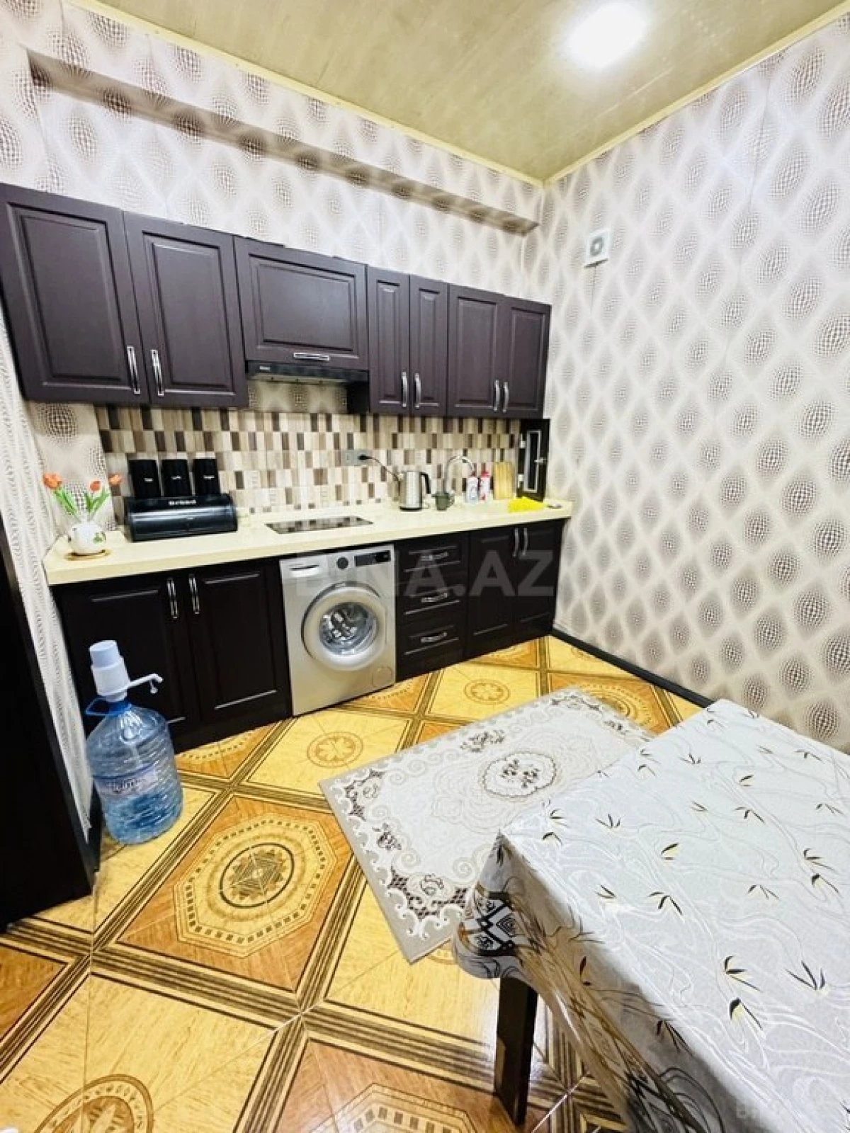 Satılır 4 otaqlı mənzil 120 m²