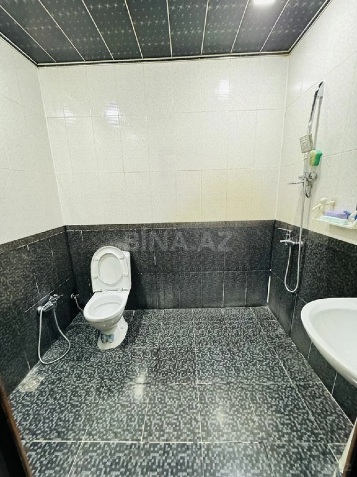 Satılır 4 otaqlı mənzil 120 m²
