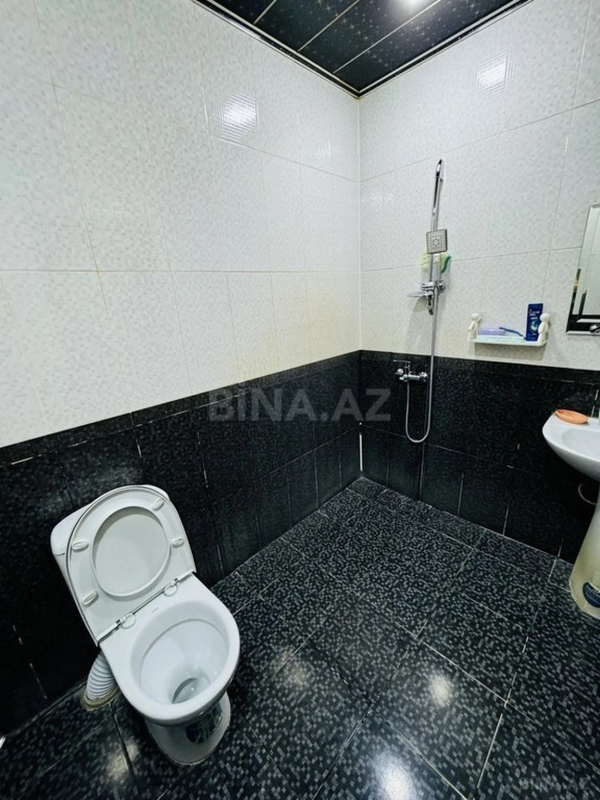 Satılır 4 otaqlı mənzil 120 m²