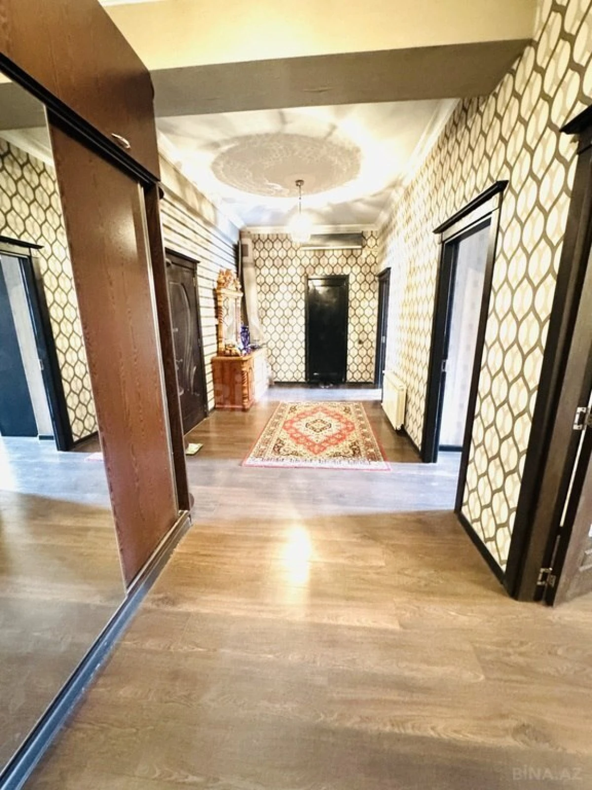 Satılır 4 otaqlı mənzil 120 m²
