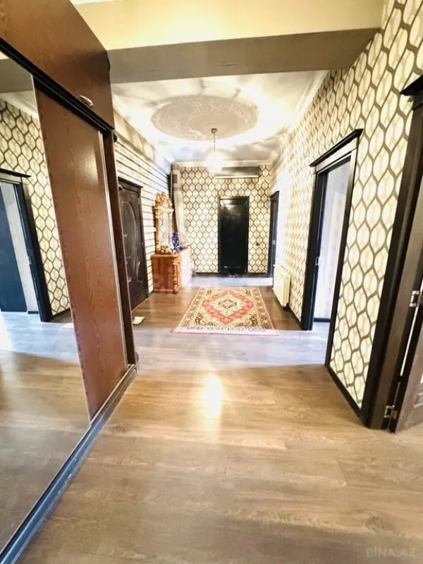 Satılır 4 otaqlı mənzil 120 m²