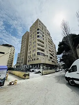 Satılır 4 otaqlı mənzil 120 m²