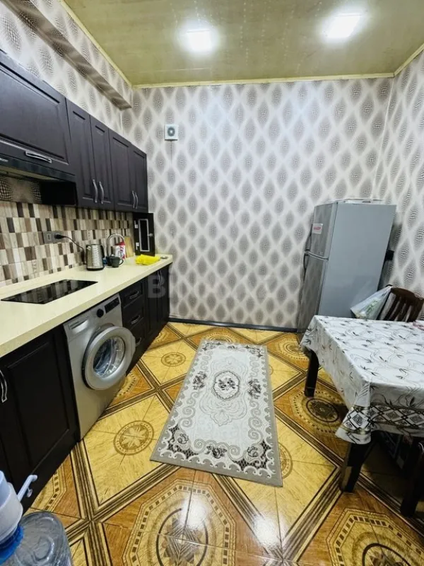 Satılır 4 otaqlı mənzil 120 m²