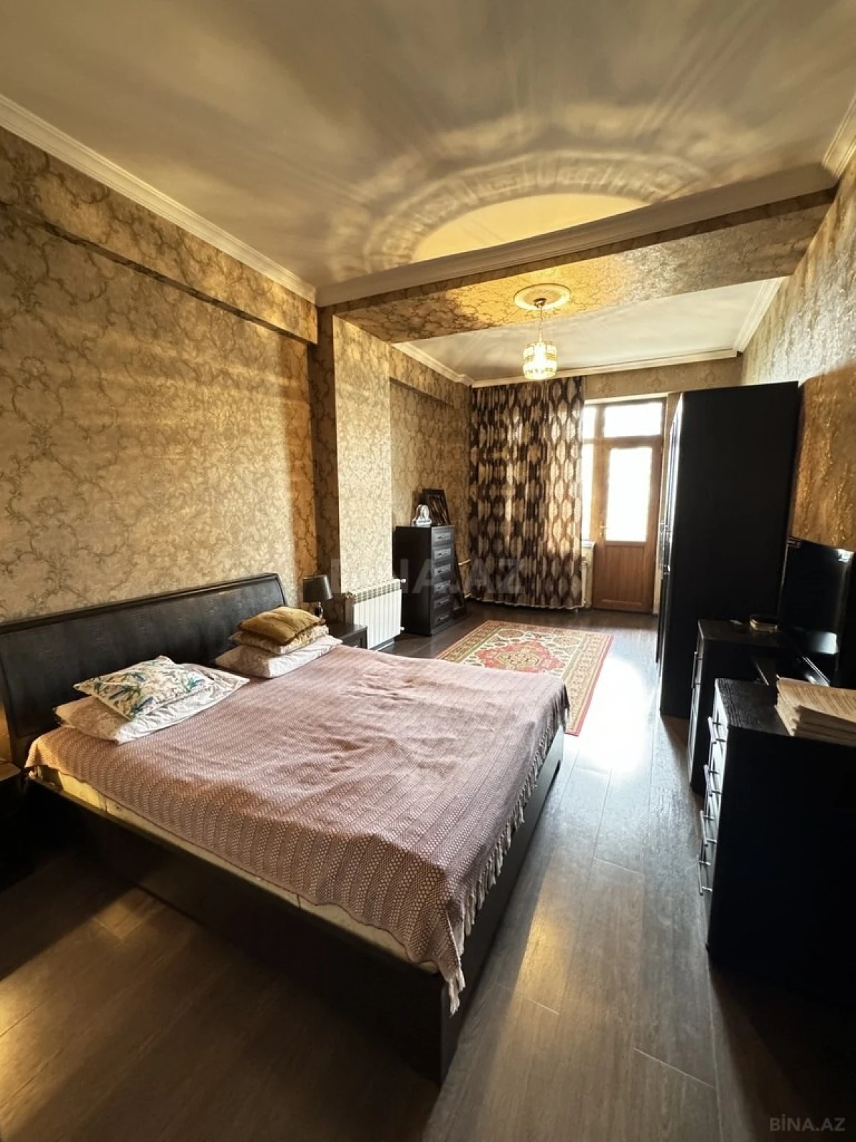 Satılır 4 otaqlı mənzil 120 m²