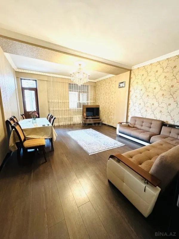 Satılır 4 otaqlı mənzil 120 m²