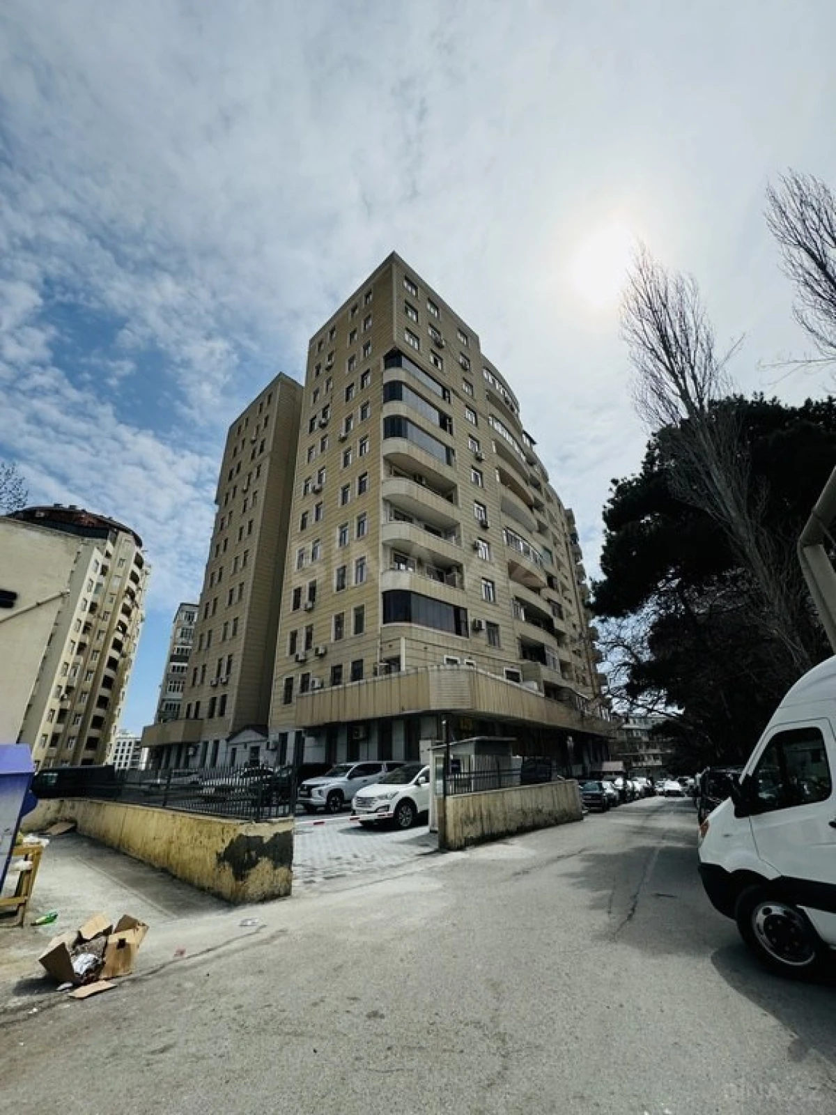 Satılır 4 otaqlı mənzil 120 m²