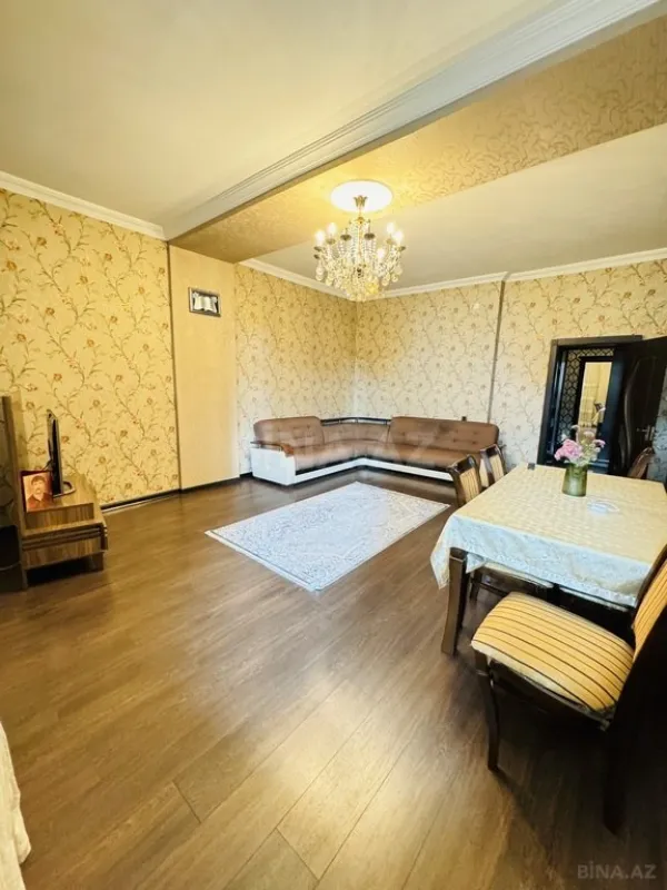 Satılır 4 otaqlı mənzil 120 m²