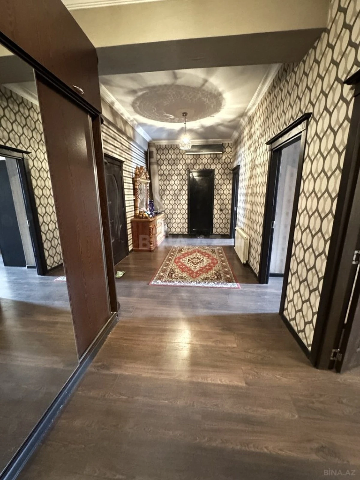 Satılır 4 otaqlı mənzil 120 m²