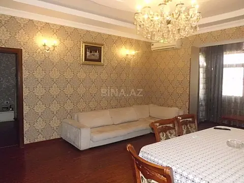 Satılır 8 otaqlı həyət evi 280 m²