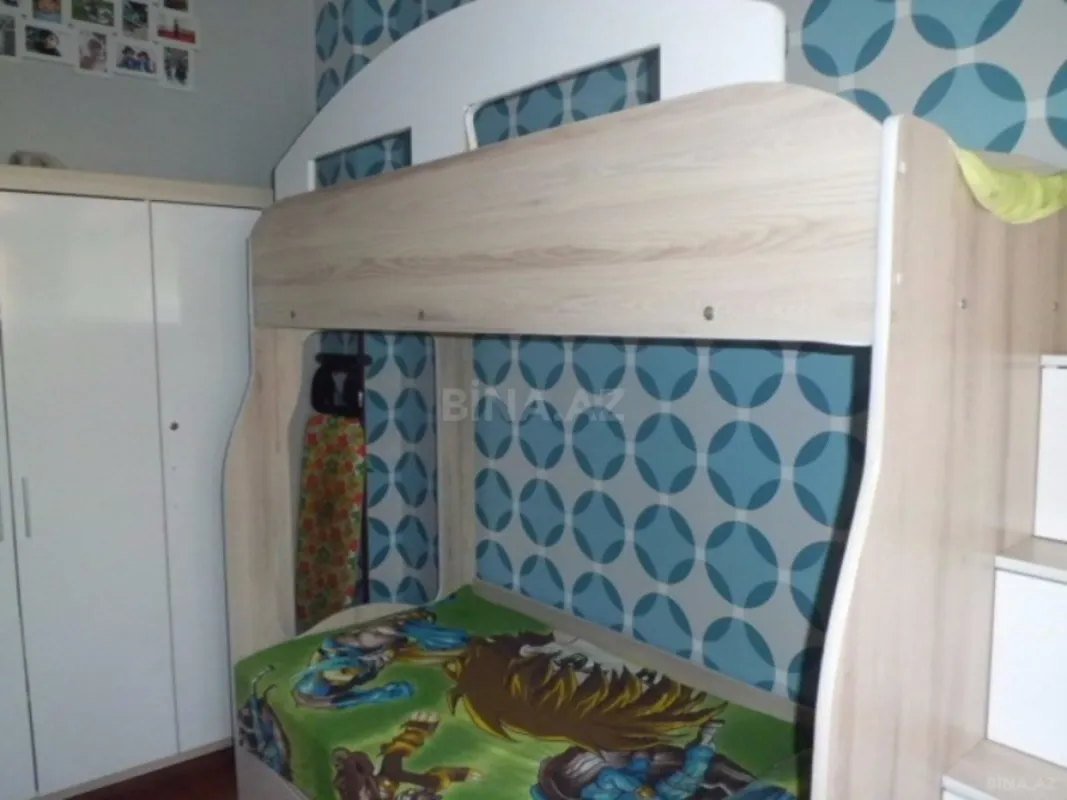 Satılır 8 otaqlı həyət evi 280 m²