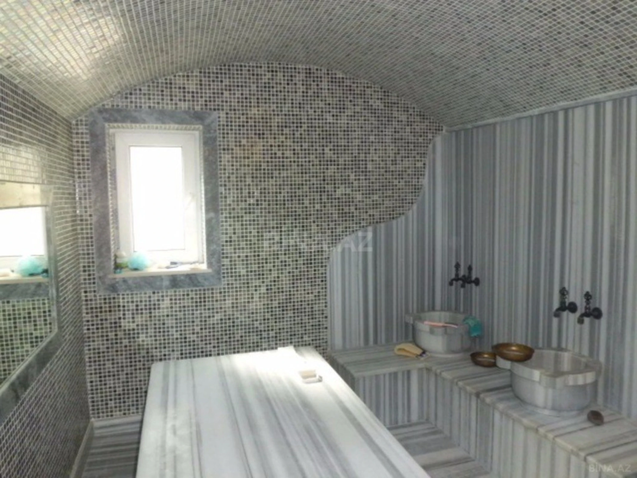 Satılır 8 otaqlı həyət evi 280 m²