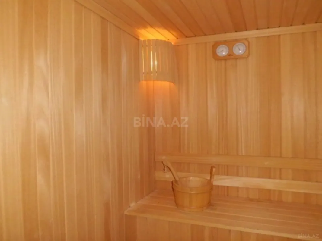 Satılır 8 otaqlı həyət evi 280 m²