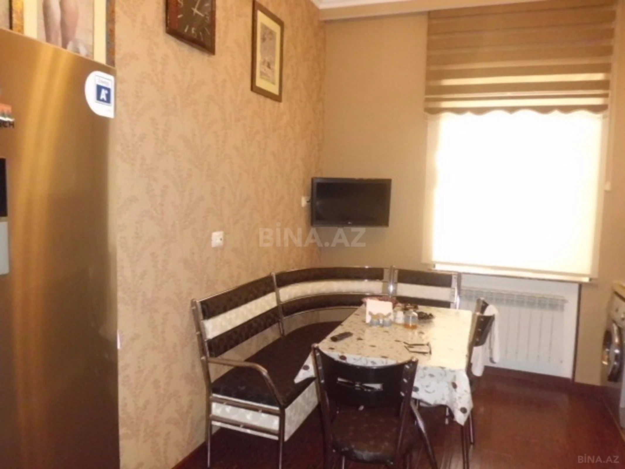 Satılır 8 otaqlı həyət evi 280 m²