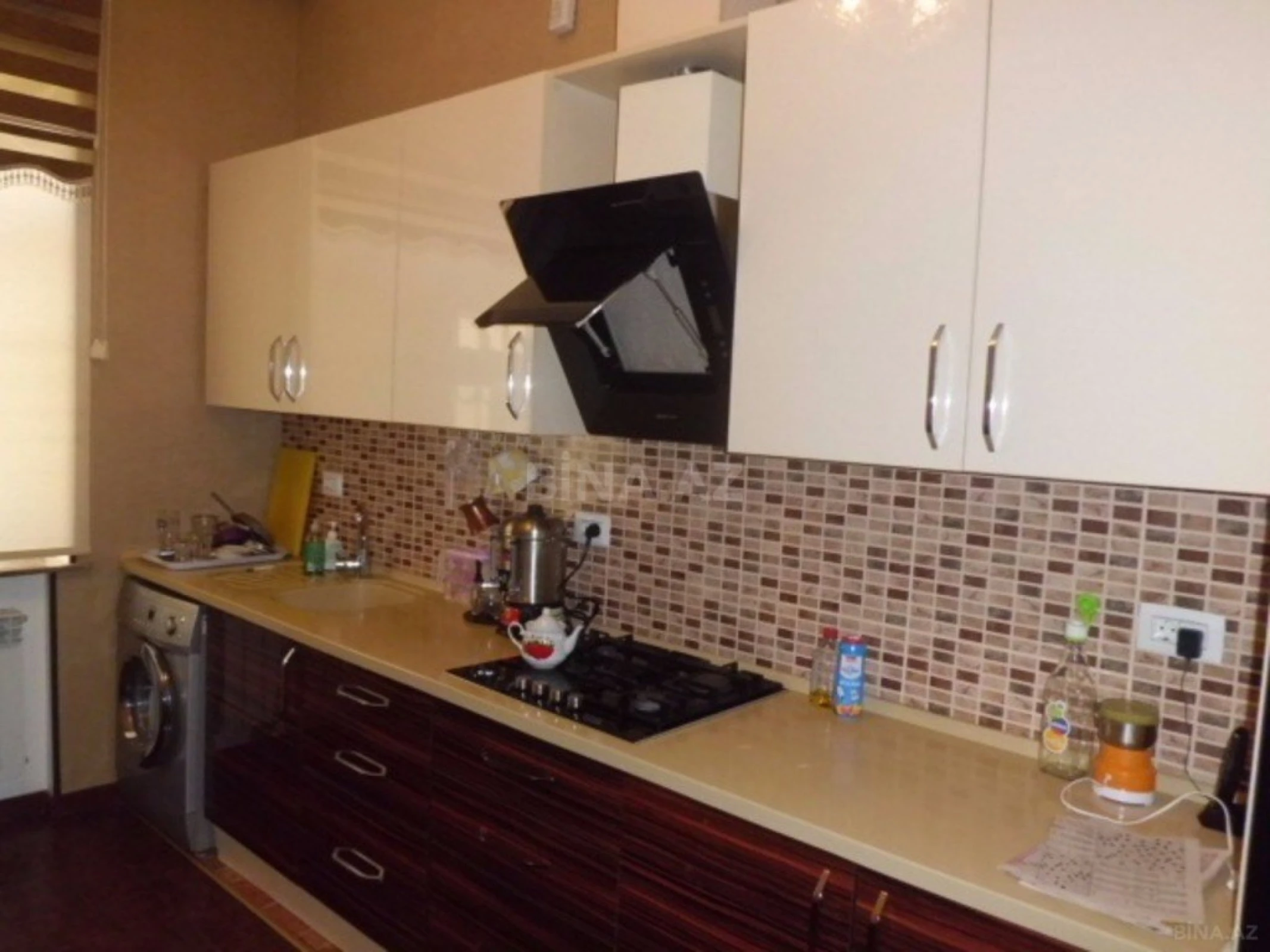 Satılır 8 otaqlı həyət evi 280 m²