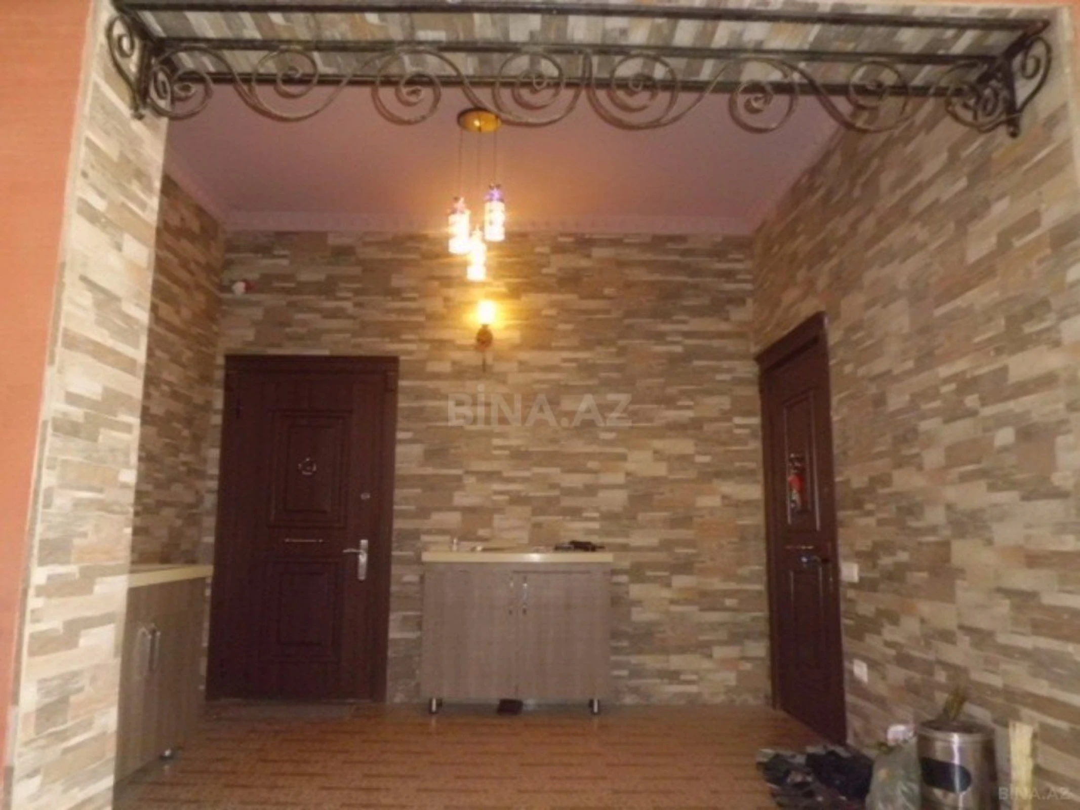 Satılır 8 otaqlı həyət evi 280 m²